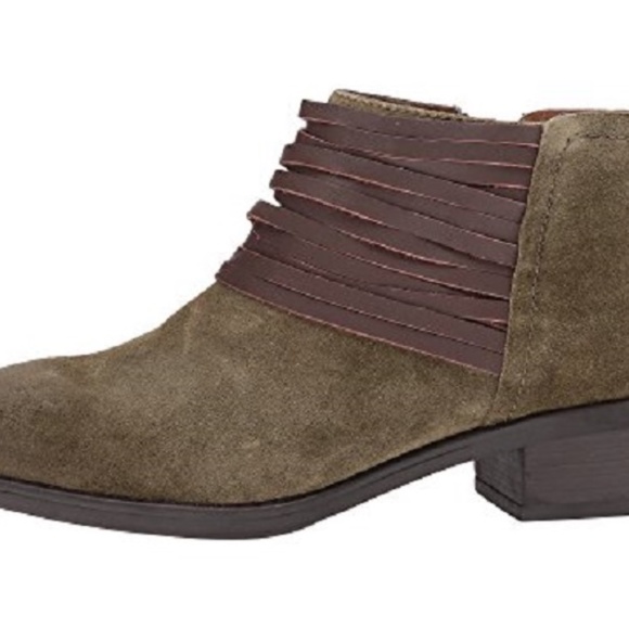 COMFORTIVA LEATHER ANKLE BOOTS,  SIZE 9W, OLIVE, NIB - Picture 2 of 8